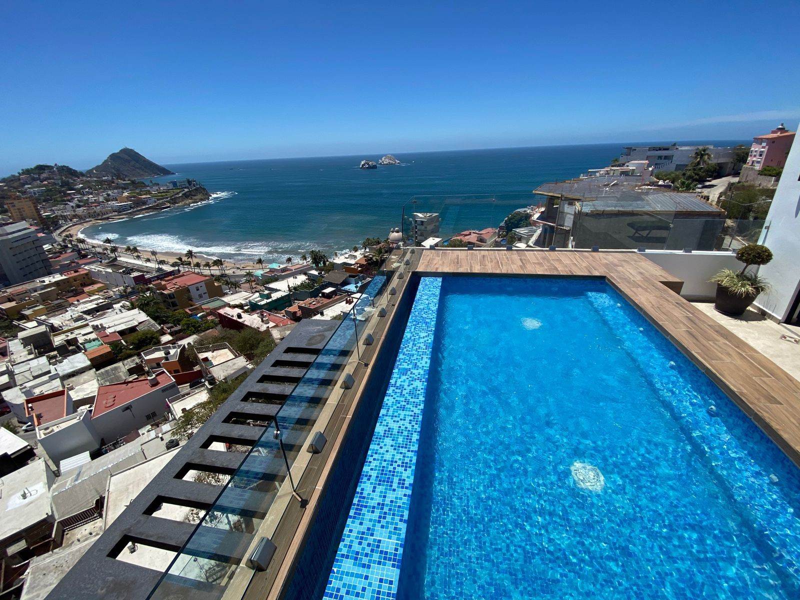 Condominio en venta con vista al mar